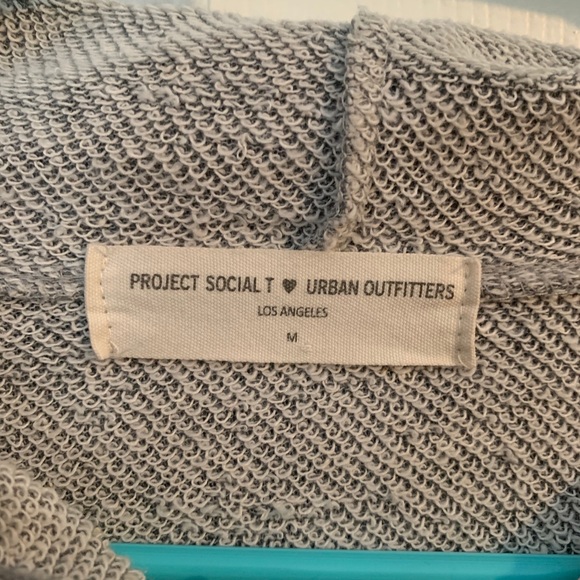 Urban Outfitters Cropped Hoodie - Picture 3 of 3